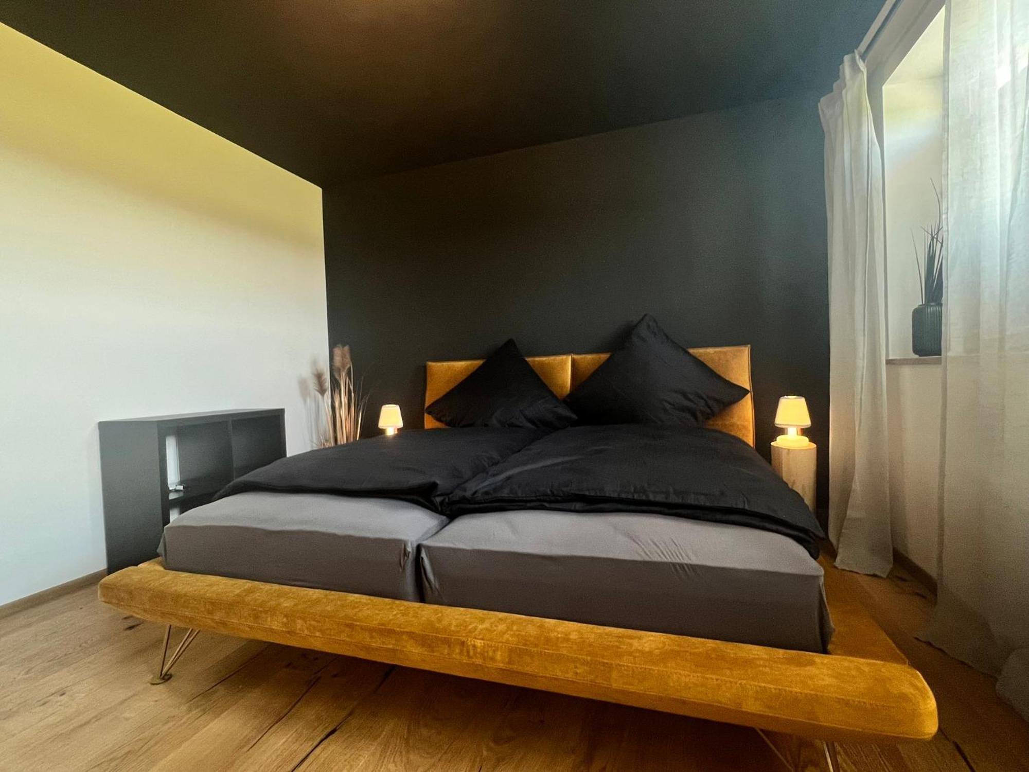 Stay Nice Apartments Dorfen Naehe Muenchen Jacuzzi Grillkota 75 Zoll Tv Kültér fotó